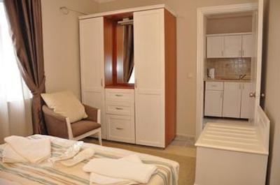 مون شاین هتل اند سوئیتز