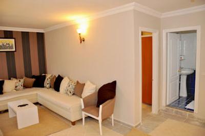 مون شاین هتل اند سوئیتز