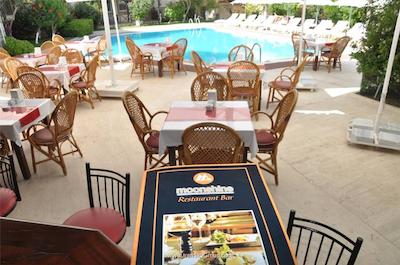 مون شاین هتل اند سوئیتز