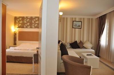 مون شاین هتل اند سوئیتز