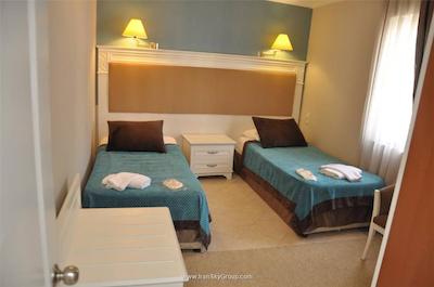 مون شاین هتل اند سوئیتز