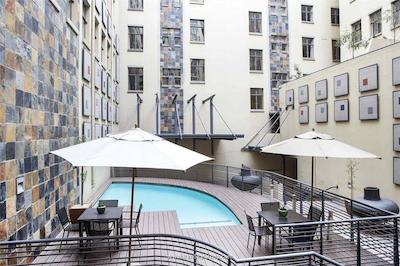 فیرسیتی مپونگوبو هتل آپارتمان