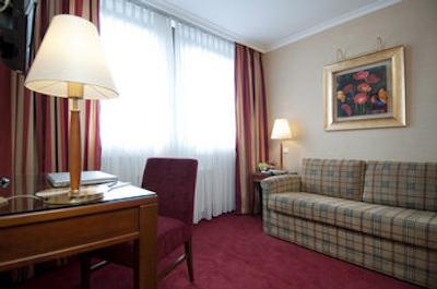 بست وسترن پلاس اس تی رافائل