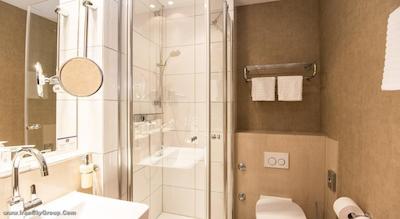 بست وسترن پلاس اس تی رافائل