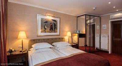 بست وسترن پلاس اس تی رافائل