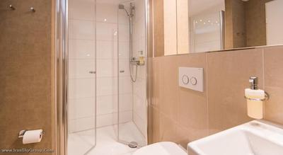 بست وسترن پلاس اس تی رافائل