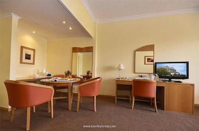 گلدن تولیپ سیب مسقط