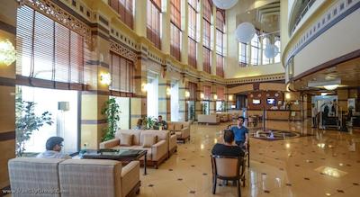 گلدن تولیپ سیب مسقط