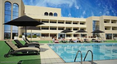 گلدن تولیپ سیب مسقط