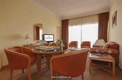 گلدن تولیپ سیب مسقط