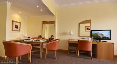 گلدن تولیپ سیب مسقط