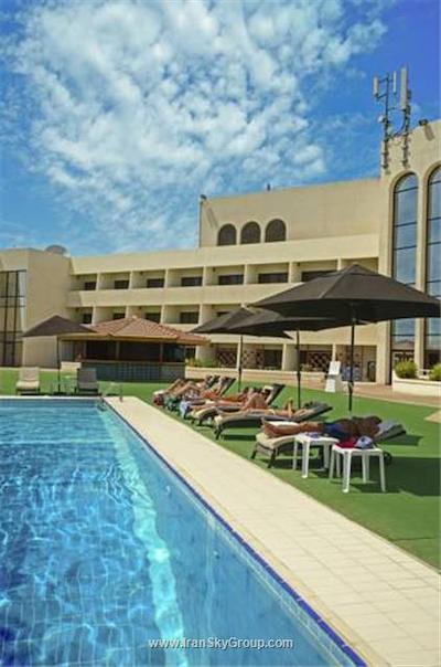 گلدن تولیپ سیب مسقط