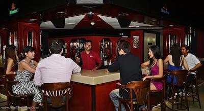 گلدن تولیپ سیب مسقط