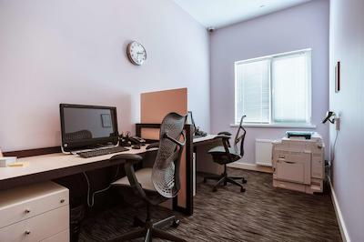 هیلتون گاردن این کرسنودر