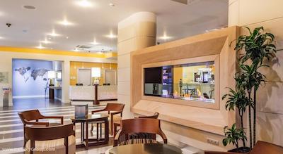 هیلتون گاردن این کرسنودر