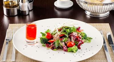 هیلتون گاردن این کرسنودر