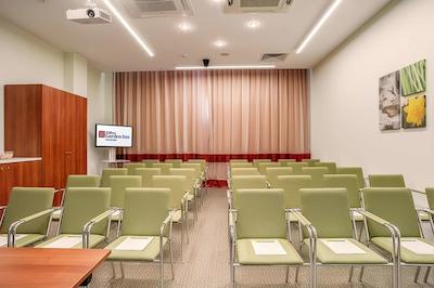 هیلتون گاردن این کرسنودر