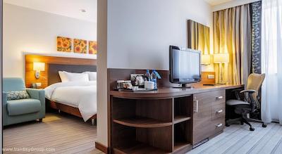 هیلتون گاردن این کرسنودر