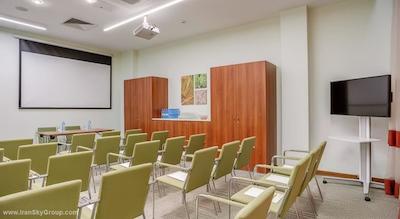 هیلتون گاردن این کرسنودر