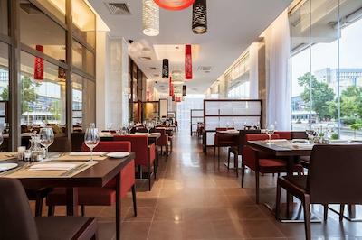 هیلتون گاردن این کرسنودر