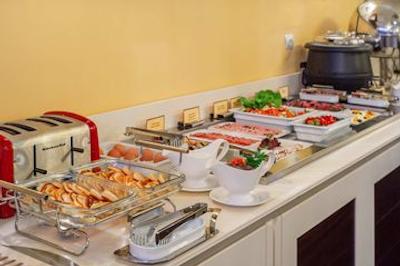 هیلتون گاردن این کرسنودر