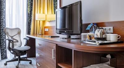 هیلتون گاردن این کرسنودر