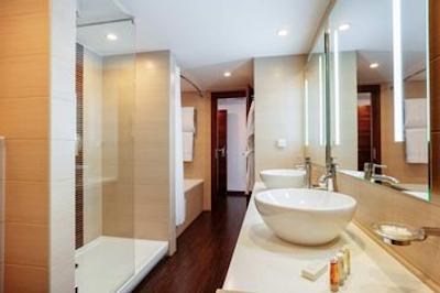 هیلتون گاردن این کرسنودر