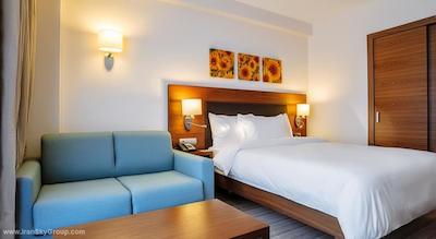 هیلتون گاردن این کرسنودر