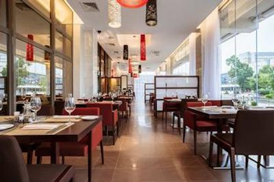 هیلتون گاردن این کرسنودر