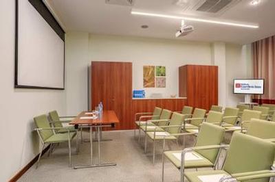 هیلتون گاردن این کرسنودر