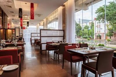 هیلتون گاردن این کرسنودر