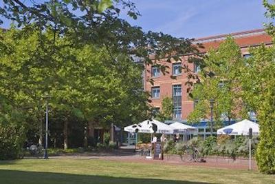 جی هتل هتل اند لیوینگ هانوفر