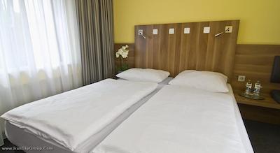 جی هتل هتل اند لیوینگ هانوفر