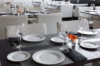 هتل ان ‌اچ مادرید ریبرا دل مانزانارس