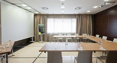 هتل ان ‌اچ مادرید ریبرا دل مانزانارس