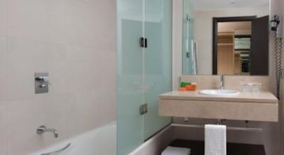 هتل ان ‌اچ مادرید ریبرا دل مانزانارس