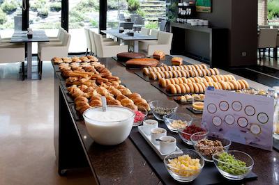 هتل ان ‌اچ مادرید ریبرا دل مانزانارس