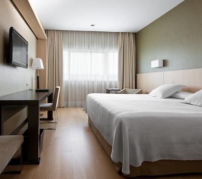 هتل ان ‌اچ مادرید ریبرا دل مانزانارس