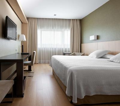 هتل ان ‌اچ مادرید ریبرا دل مانزانارس