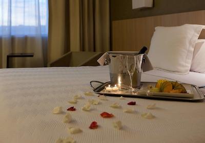 هتل ان ‌اچ مادرید ریبرا دل مانزانارس