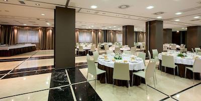 هتل ان ‌اچ مادرید ریبرا دل مانزانارس