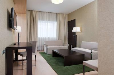 هتل ان ‌اچ مادرید ریبرا دل مانزانارس