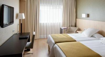 هتل ان ‌اچ مادرید ریبرا دل مانزانارس