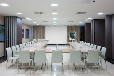 هتل ان ‌اچ مادرید ریبرا دل مانزانارس