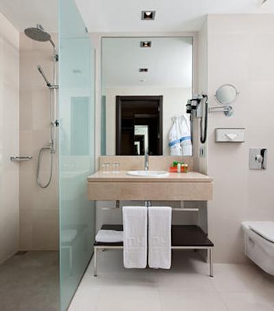 هتل ان ‌اچ مادرید ریبرا دل مانزانارس