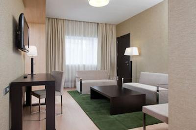 هتل ان ‌اچ مادرید ریبرا دل مانزانارس