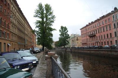 کامفیتل دمیدو بریج هتل