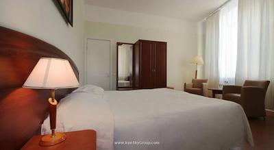 کامفیتل دمیدو بریج هتل