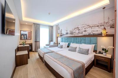 گرند هیلاریوم هتل