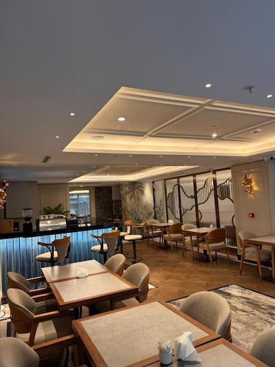 گرند هیلاریوم هتل